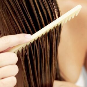 Cara Meluruskan Rambut Secara Alami yang Patut untuk Dicoba Sendiri di Rumah