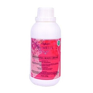 Fameux Whitening Body Cream With Niacinamide